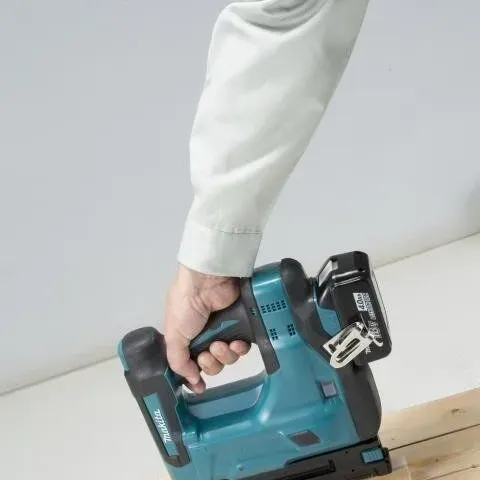 MAKITA ΚΑΡΦΩΤΙΚΟ ΜΠΑΤΑΡΙΑΣ 18V (SOLO) DBN500ZJ