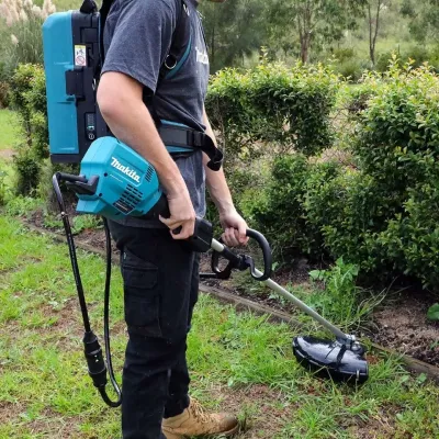 MAKITA ΘΑΜΝΟΚΟΠΤΙΚΟ 40Vmax ΛΕΙΤΟΥΡΓΙΑΣ ΜΕ ΤΡΟΦΟΔΟΤΙΚΟ ΠΛΑΤΗΣ SOLO UR101CZ