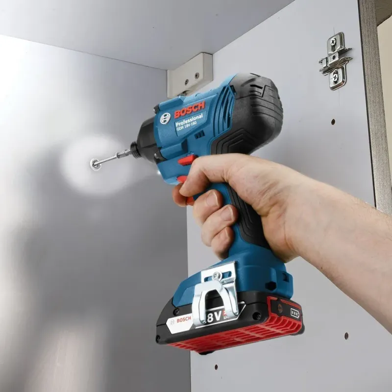 BOSCH ΠΕΡΙΣΤΡΟΦΙΚΟ KΡΟΥΣΤΙΚΟ KΑΤΣΑΒΙΔΙ MΠΑΤΑΡIΑΣ GDR 18 V-160 SOLO L-BOXX 06019G5104