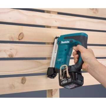 MAKITA BST220RFE  