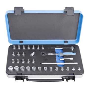 UNIOR Συλλογή από καρυδάκια 1/4 σε μεταλλική κασετίνα 615151