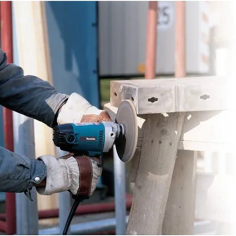 MAKITA GV7000C